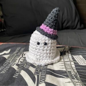 Crochet/Amigurumi Halloween Ghost With Witch Hat